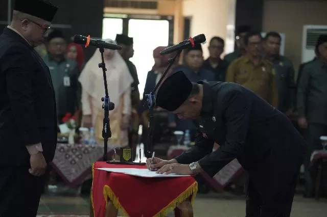 Bupati Inhil Lantik Pejabat Struktural dan Fungsional, Tekankan Amanah Jabatan