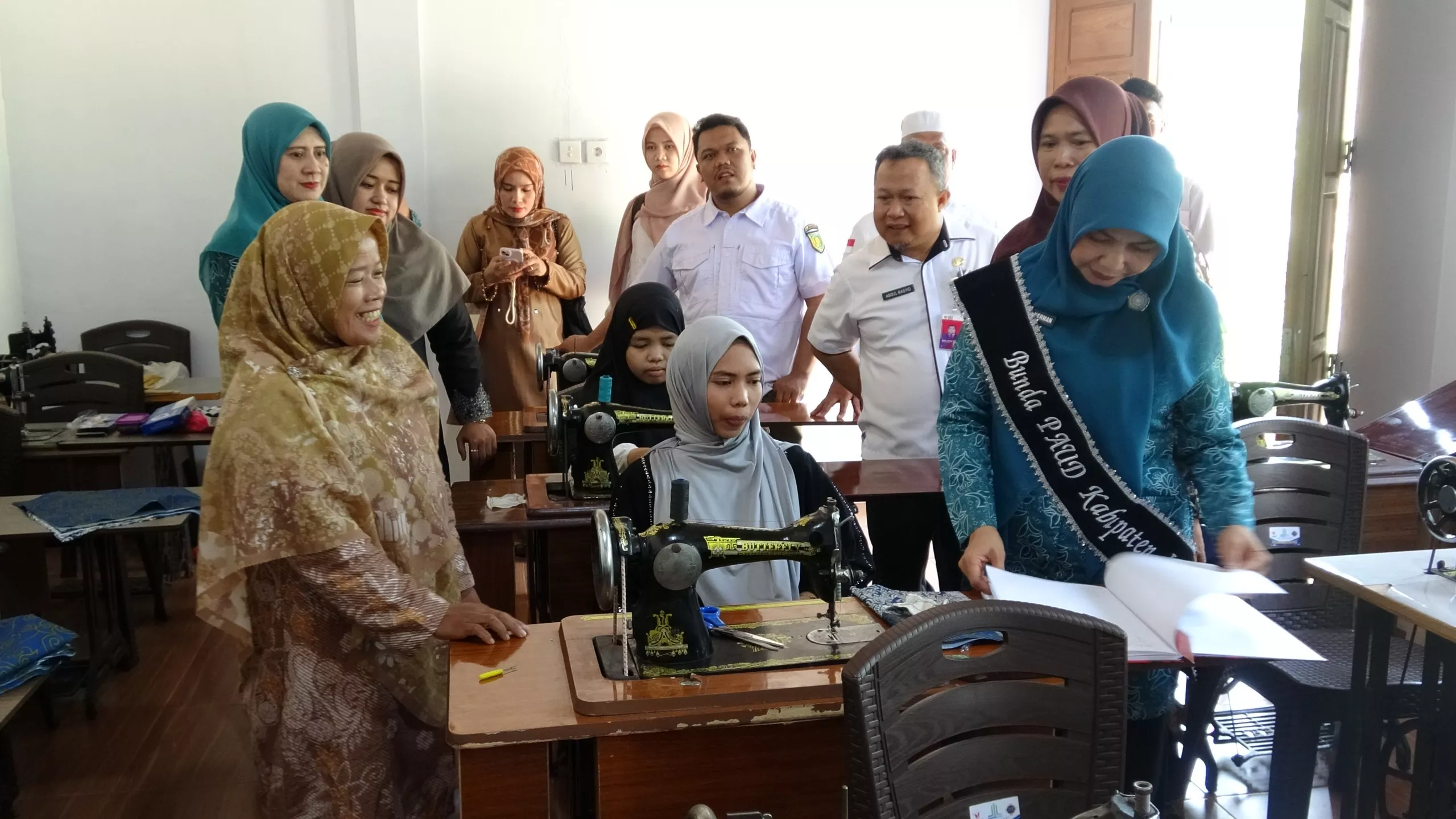 Bunda Paud Inhil Tinjau PKBM Melati Indah