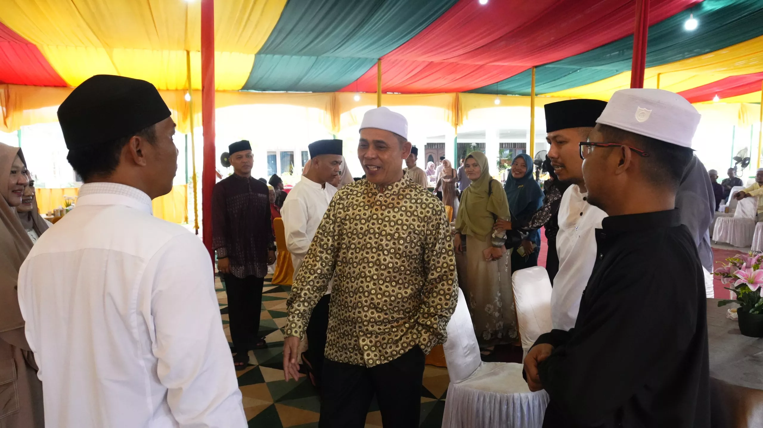 Silaturahmi Idul Fitri 1447 H, Bupati Inhil Sambut Masyarakat di Kediaman Dinas