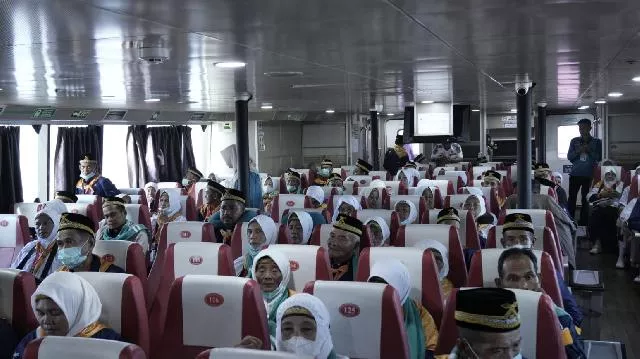 Wakil Bupati Lepas Keberangkatan Jamaah Haji Kloter 11, Doa dan Harapan Mengiringi dari Tanah Inhil