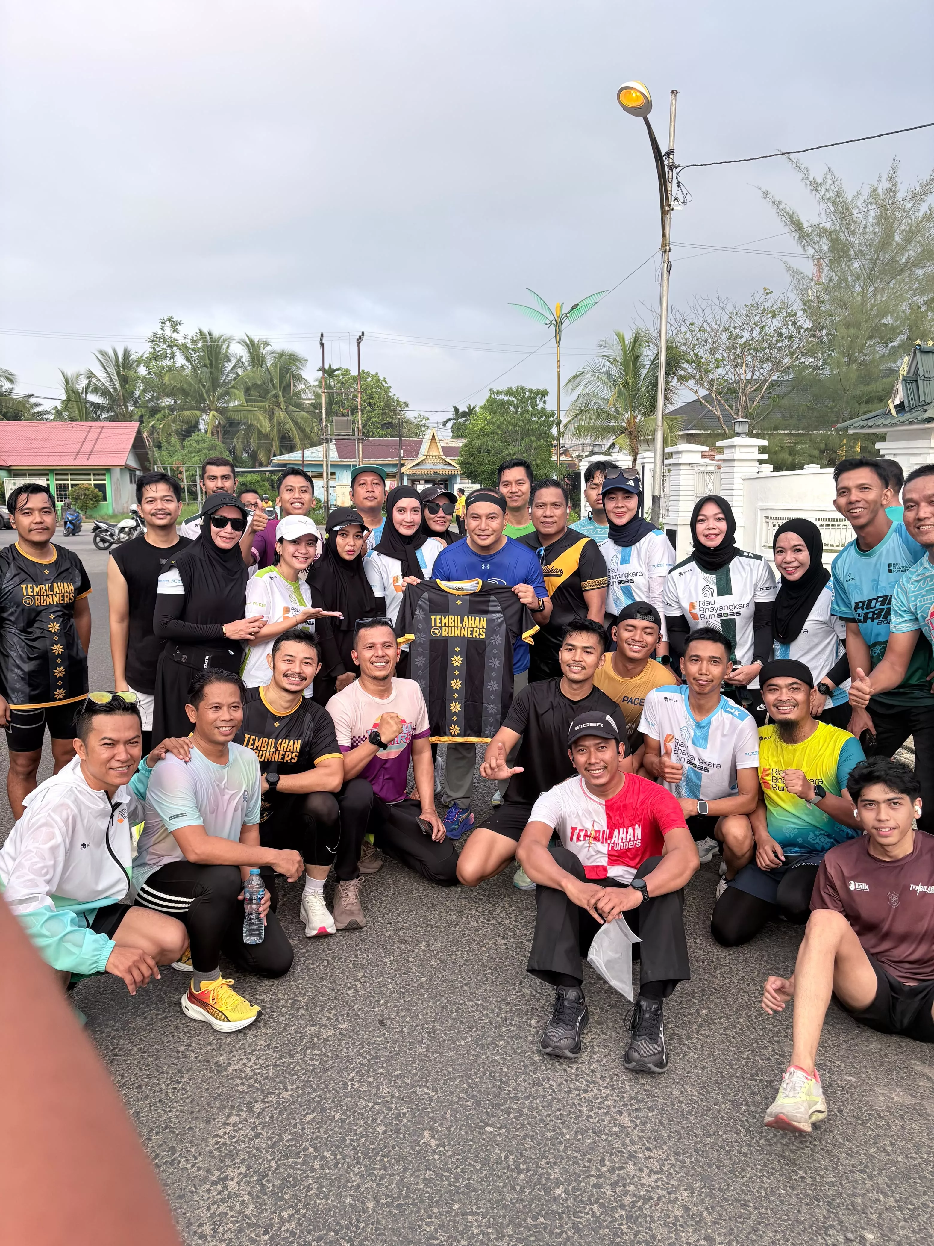 Bukan Sekadar Lari, Kapolda Riau dan Runner Tembilahan Satukan Langkah Gaungkan Ekspedisi Merah Putih Presisi