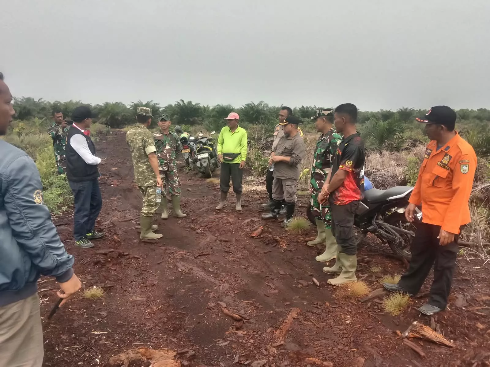 Tim Penyuluhan Mabes TNI Tinjau Upaya Pencegahan Karhutla di Rupat Ajak Masyarakat Jaga Embung dan Kanal