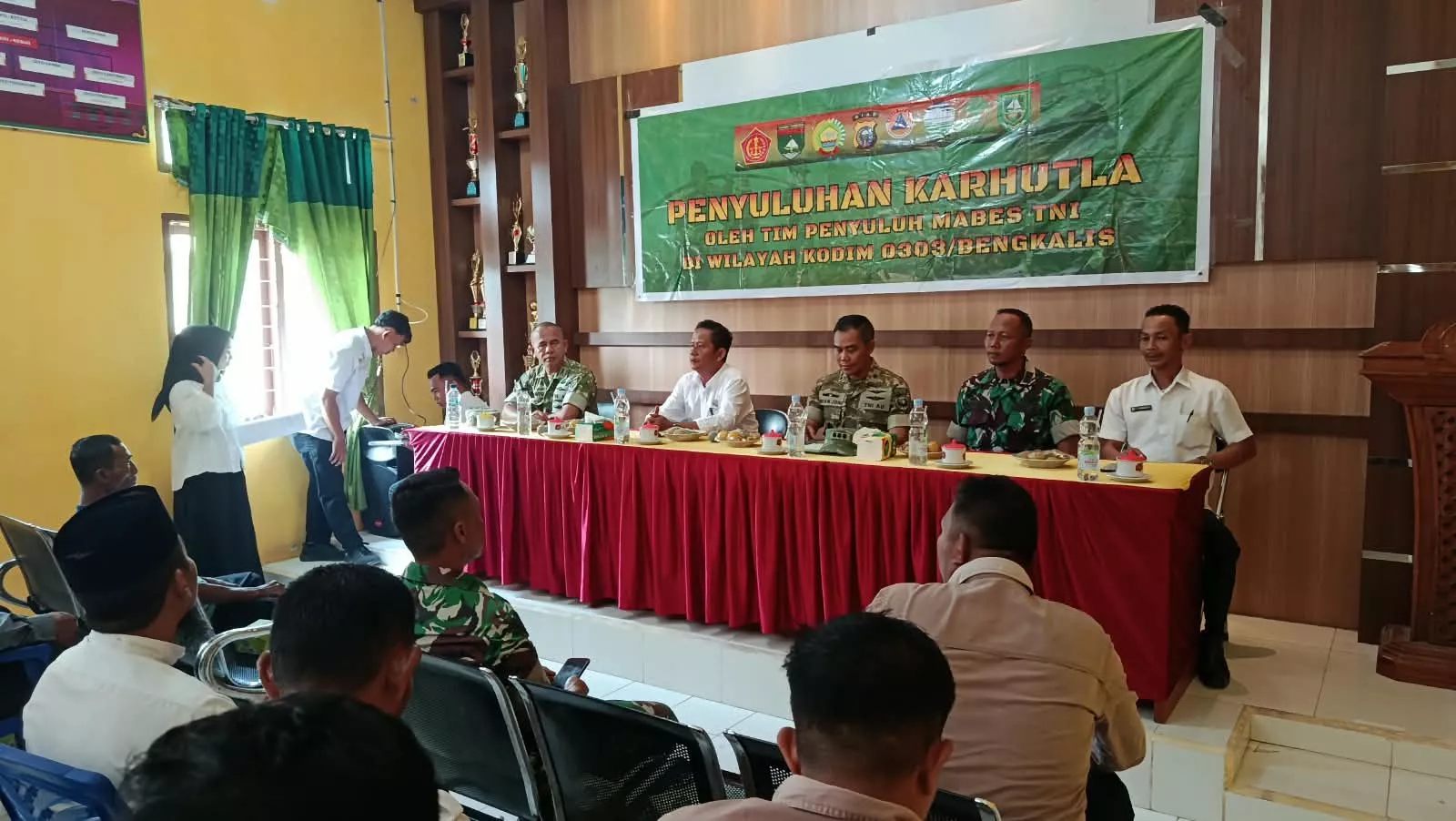 Tim Penyuluhan Mabes TNI Sosialisasikan Pencegahan Karhutla  Kepada Masyarakat Rupat