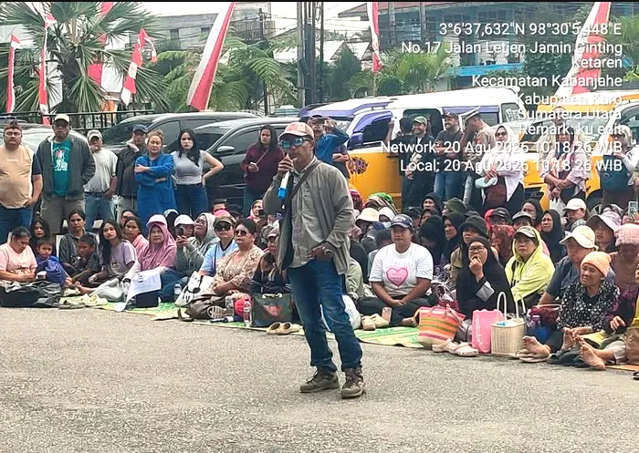 Warga Desa Semangat Gunung Gelar Aksi Damai Desak Percepatan Perbaikan Jalan dan Pengamanan Akses Wisata