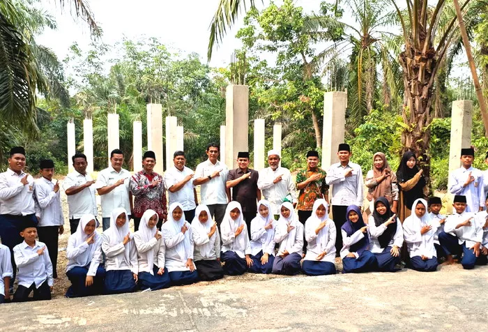 DPRD Rohul Apresiasi PTPN IV Regional III Kucurkan Bantuan Puluhan Juta untuk Sektor Pendidikan