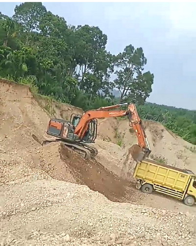Tambang tak berizin Galian C PT ANS/Central di pinggir Sungai Rokan Desa Koto Ruang Rohul