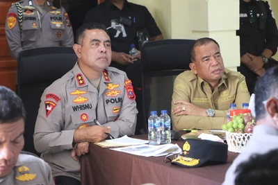 Kapolda Sumatera Utara Irjen Pol Whisnu Hermawan Februanto SIK MH dan Bupati Karo Antonius Ginting.
