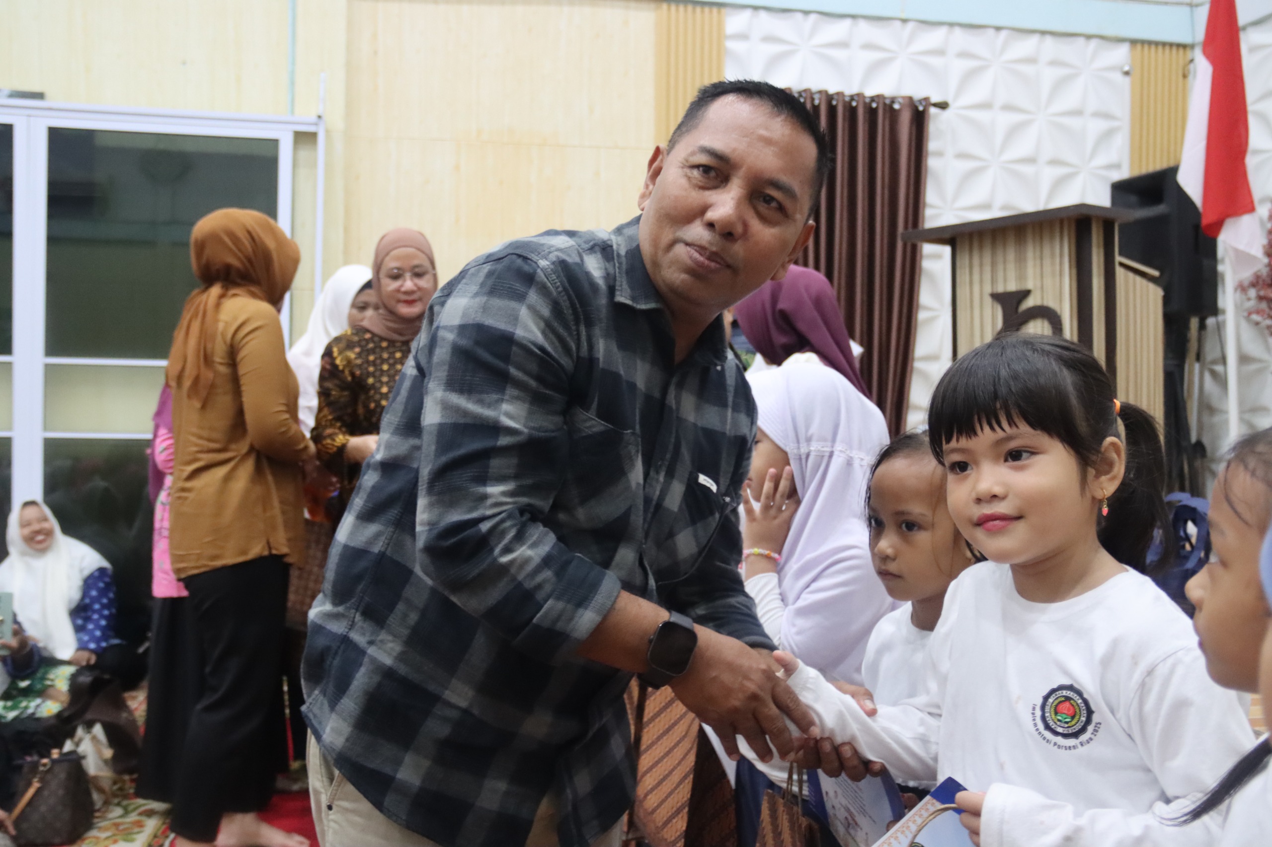 Bunda PAUD Kabupaten Indragiri Hilir Hj Katerina Susanti Herman Hadiri dan Berikan Sambutan Padang Workshop Pendidik dan Tenaga Kependidikan