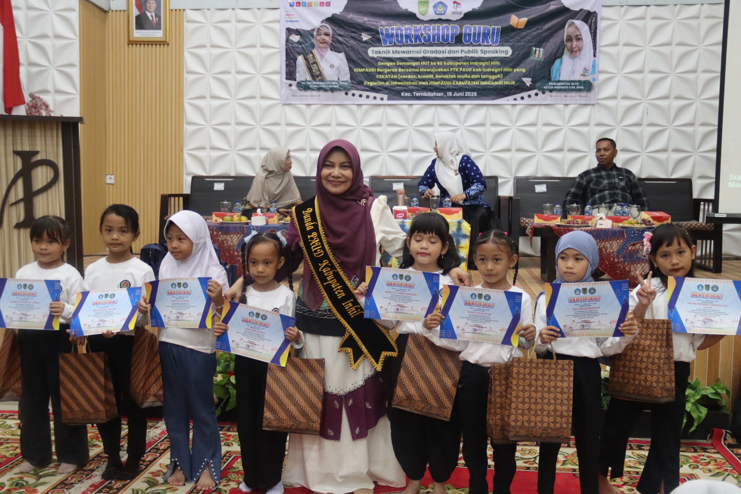 Bunda PAUD Kabupaten Indragiri Hilir Hj Katerina Susanti Herman Hadiri dan Berikan Sambutan Padang Workshop Pendidik dan Tenaga Kependidikan