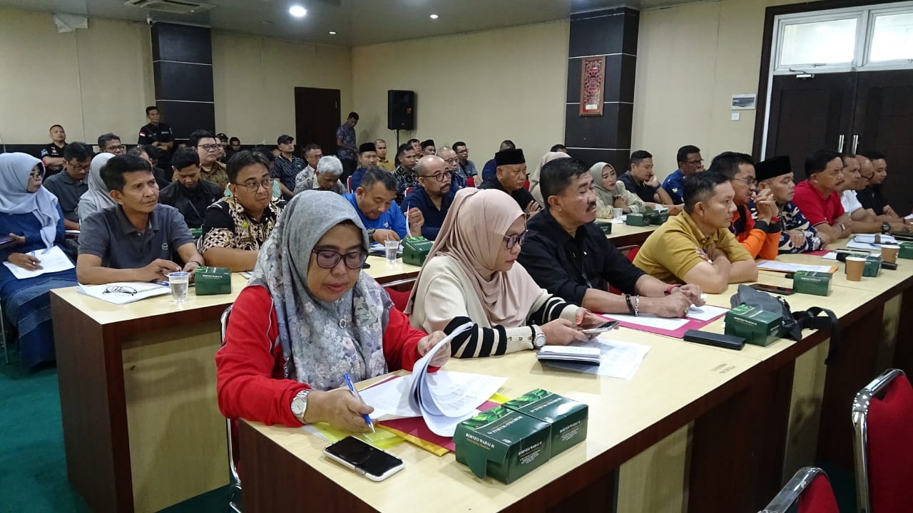 Bupati Herman Tekankan Efisiensi dan Transparansi Anggaran dalam Rapat Evaluasi Bersama OPD