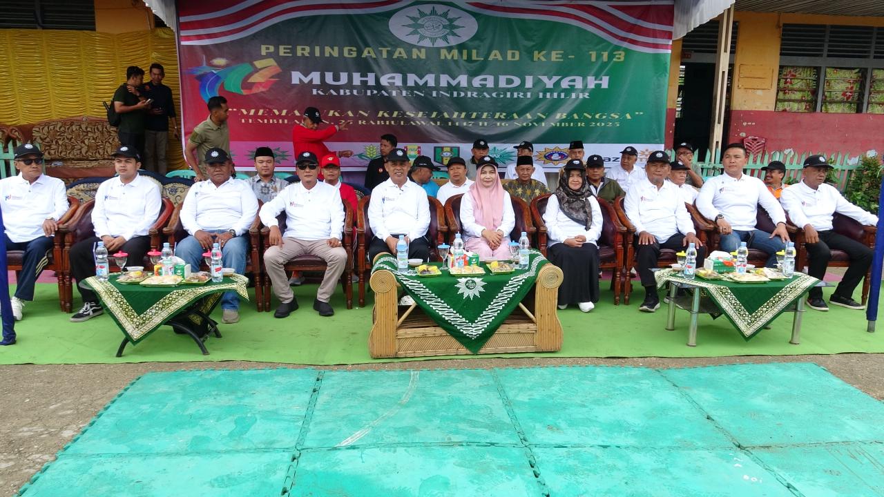 Bupati H. Herman Lepas Pawai Ta’aruf Milad ke-113 Muhammadiyah di Tembilahan
