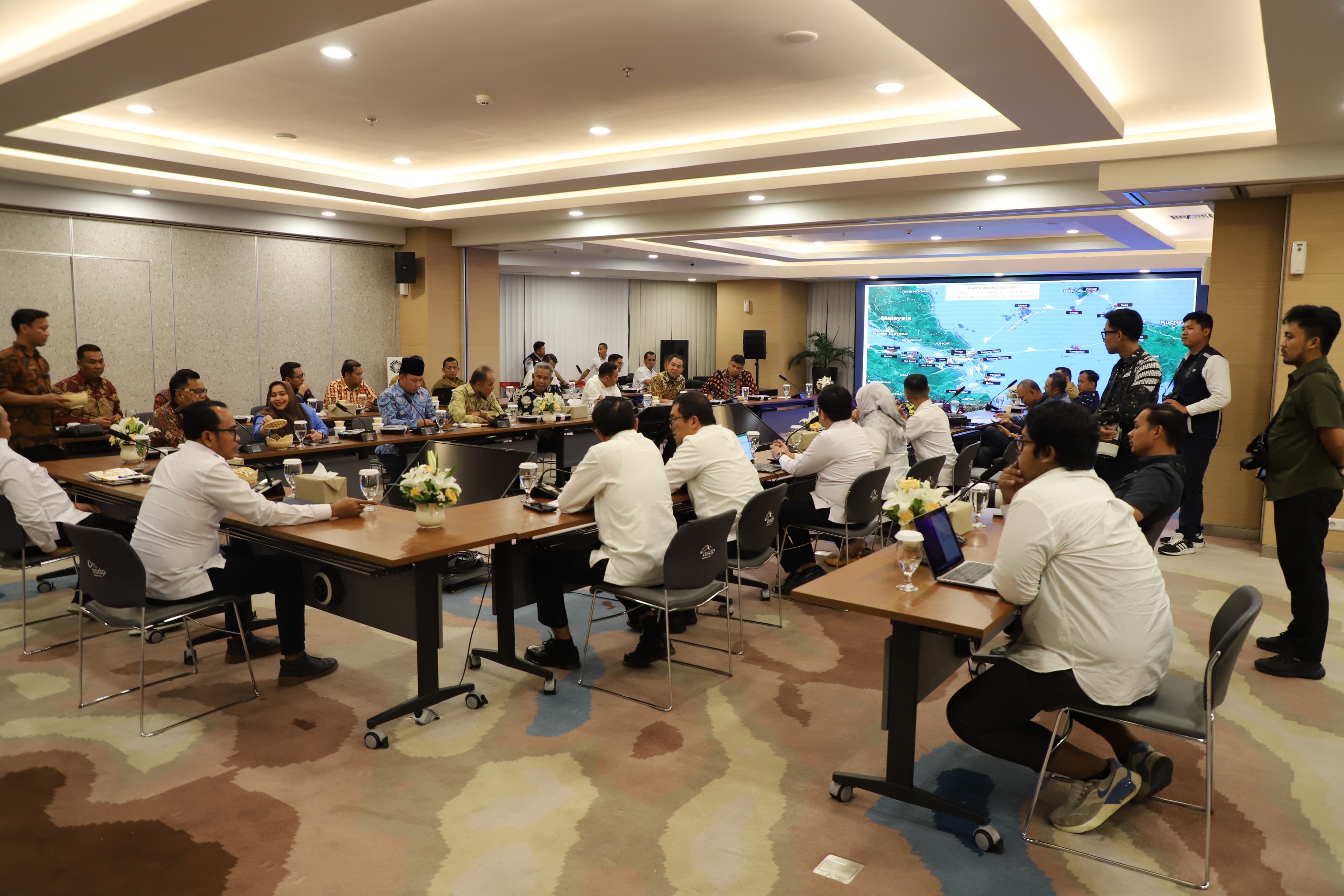 Bupati Inhil Usulkan Pembukaan Jalur Roro Tembilahan–Batam, Dorong Efisiensi Distribusi Hasil Perkebunan