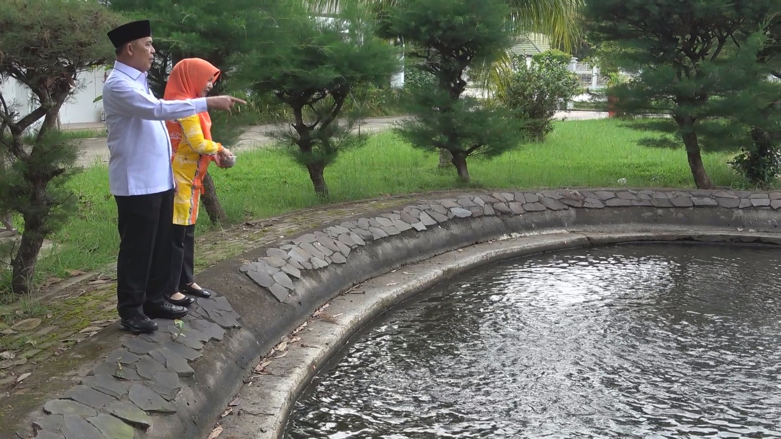 Bupati Inhil Gencarkan Gerakan Menanam di Pekarangan