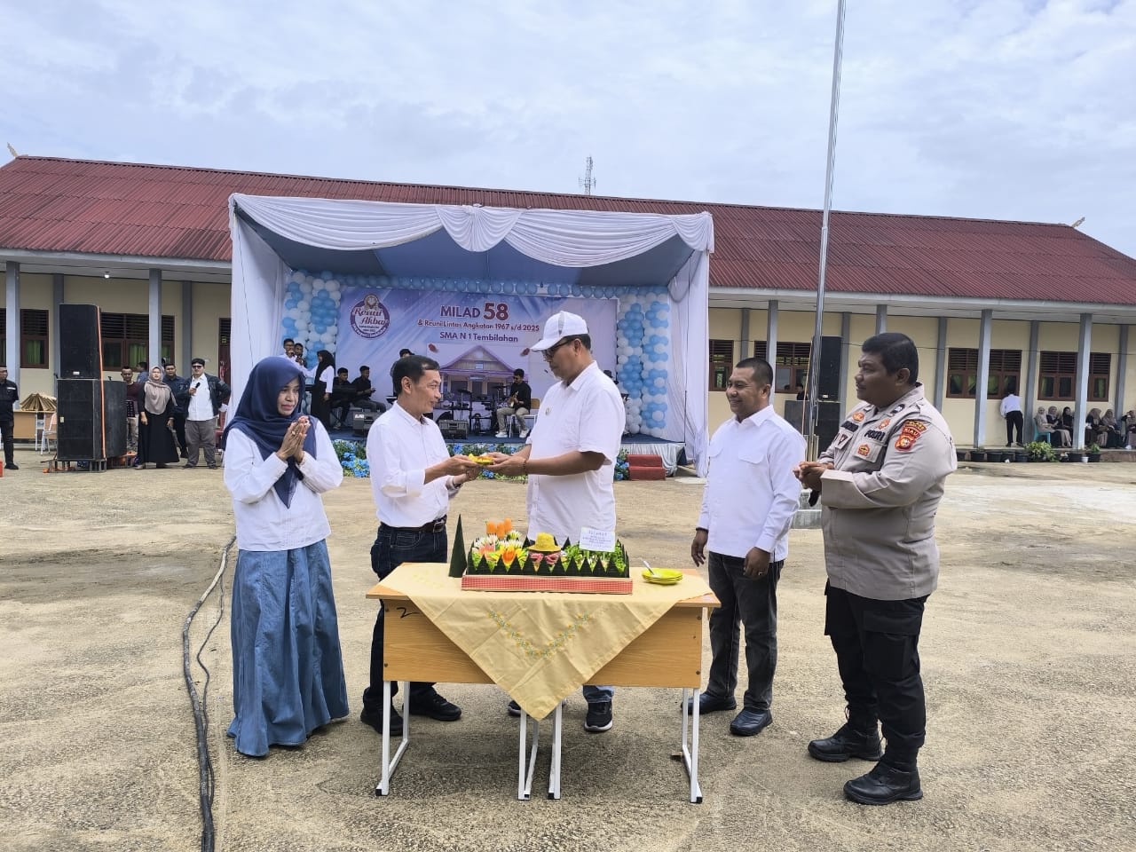 Sekdakab Inhil Ikut Meriahkan Milad SMA Negeri 1 Tembilahan