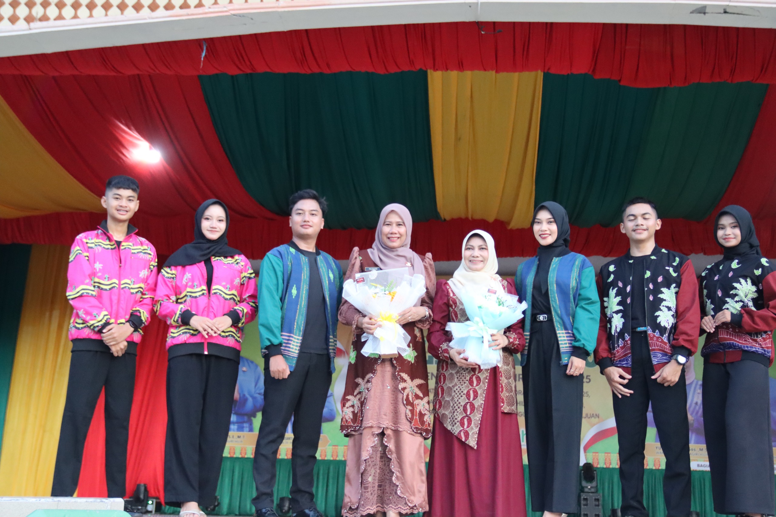 Wakil Bupati Inhil Yuliantini Resmi Buka Acara Ekonomi Kreatif dan Pentas Seni Anak Negeri dalam Rangka Milad Inhil ke-60