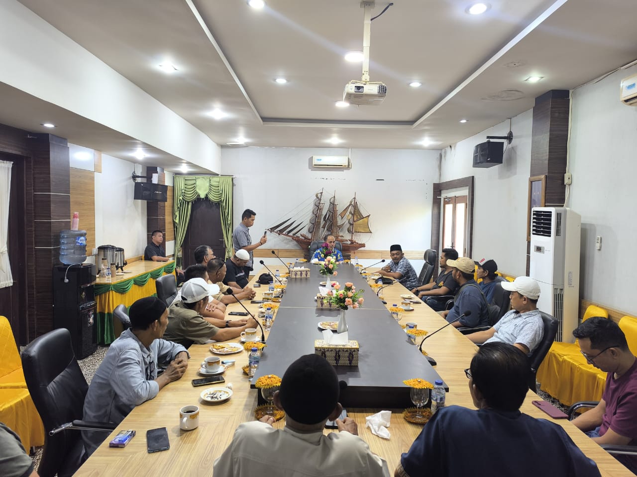 Bupati Herman Sambut Para Pedagang, Bahas Rencana Revitalisasi Pasar di Tembilahan