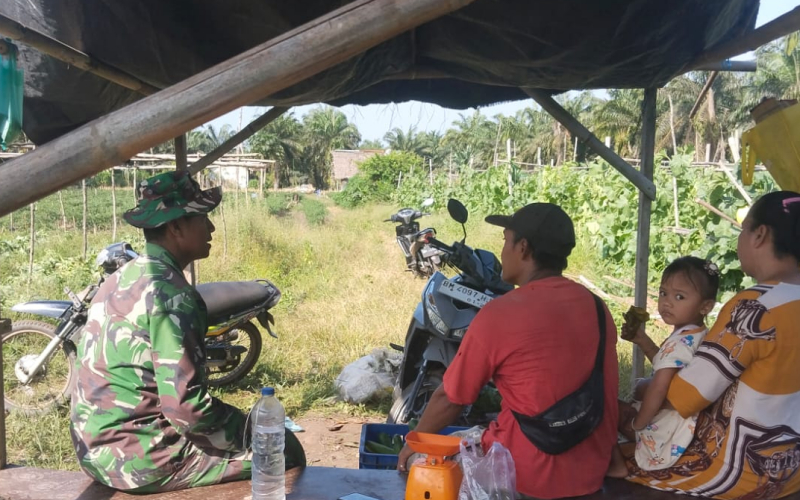 Sinergi Jaga Kondusifitas Wilayah, Babinsa Gelar Komunikasi Sosial