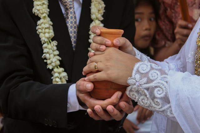 Tips Cerdas Nabung Emas untuk Biaya Nikah, Modal Kecil Bisa!