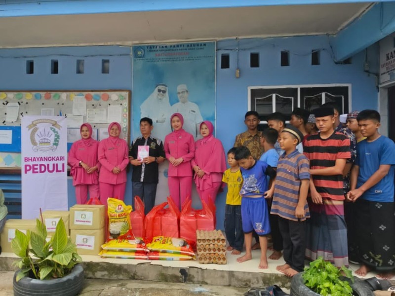 Peduli Sesama, Ketua Bhayangkari Ranting Tambang Beri Bantuan Sosial ke Panti Asuhan