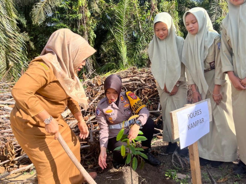 SMK Bangkinang 'Berseri' dengan Operasi Zebra & Green Policing, Satlantas 'Ajak' Siswa Jadi Pelopor Keselamatan & Lingkungan!