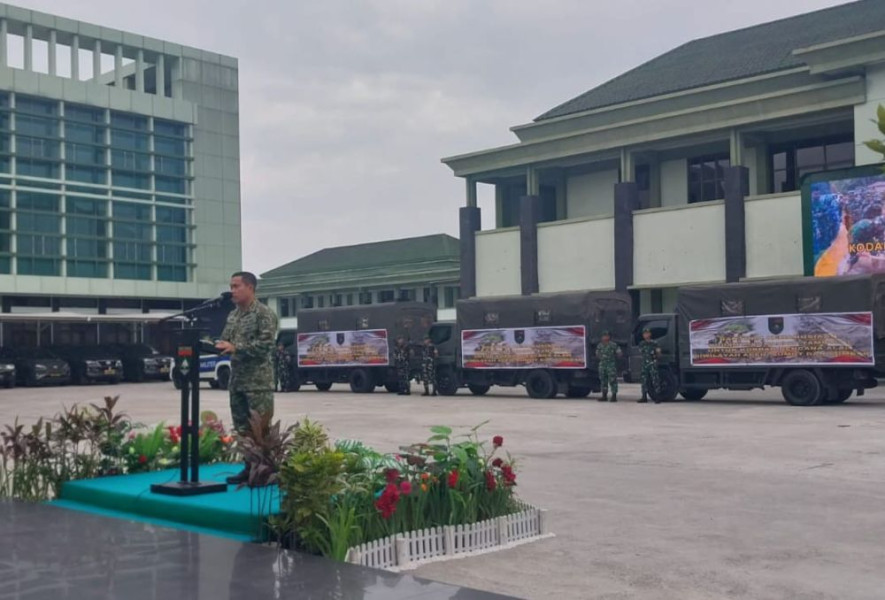 Kodam XIX Tuanku Tambusai Kirim 12 Truk Bantuan Korban Bencana Sumatera