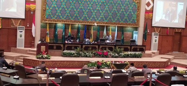 Sidang Paripurna DPRD Riau Sempat Memanas Karena Dinas PU Tidak Hadir