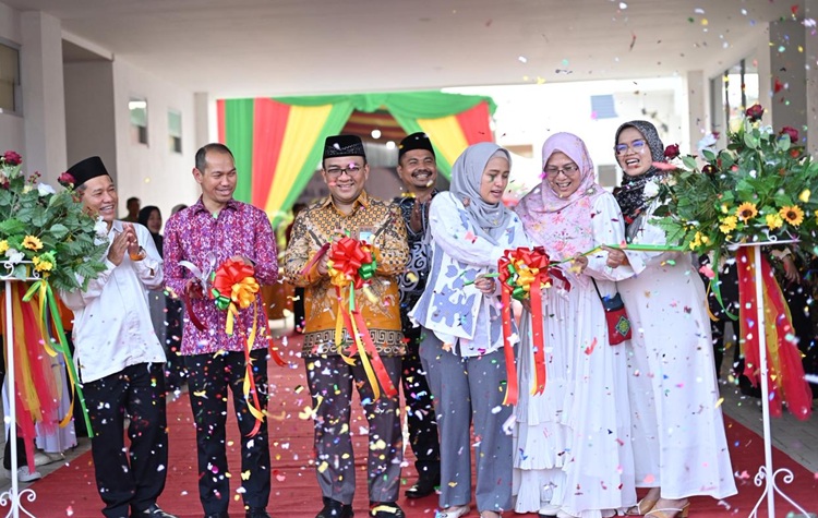 Jelang Jadi Universitas, Stikes Tengku Maharatu Resmikan Gedung Baru