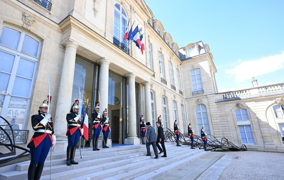 Prabowo Temui Macron Bahas Kerja Sama Bilateral di Paris