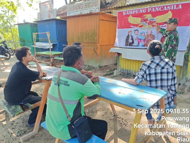 Babinsa Serka A. Pardosi Sosialisasikan Nilai-Nilai Pancasila di Perawang