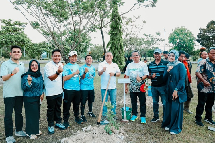 PTPN IV Regional III Tuntaskan Penanaman 9.000 Pohon, Perkuat Gerakan Hijau di Riau