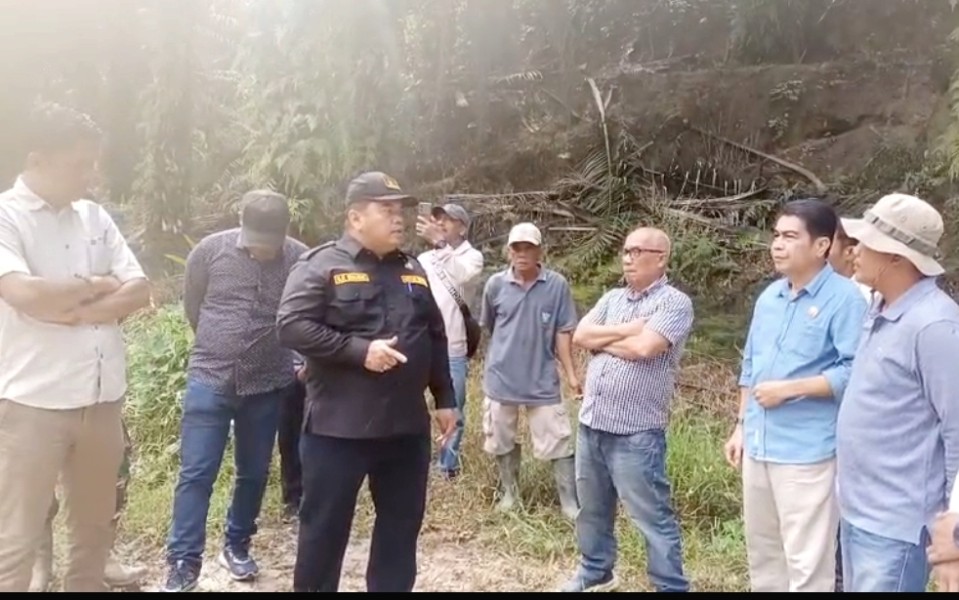 Warga Bandar Padang Mulai Geram, Ketua DPRD Inhu Desak Pemkab Segera Turun ke PT SML