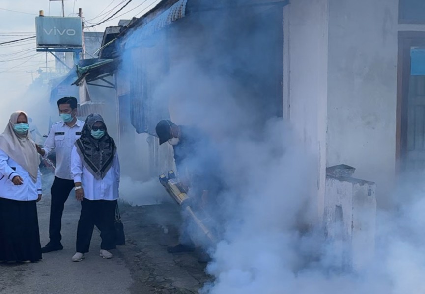 Cegah DBD Meluas, Dinkes Inhil Fogging Tembilahan Hulu dan Imbau Jaga Kebersihan
