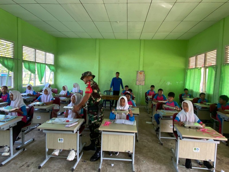Babinsa Kawal Program MBG, Dukung Penuh Generasi Sehat dan Cerdas
