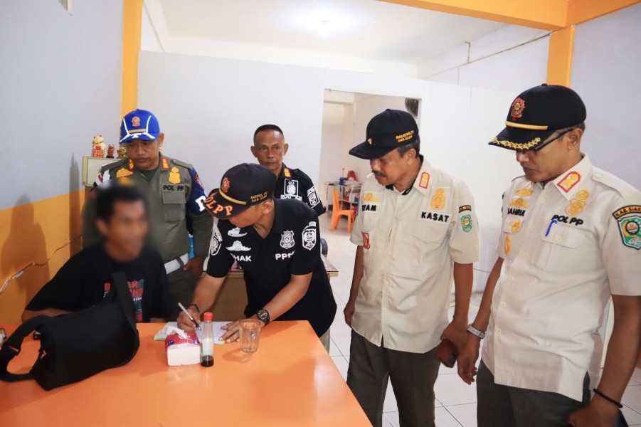 Terjaring di Warung Kopi Saat Jam Kerja, Empat ASN dan Honorer Disidak Satpol PP Siak