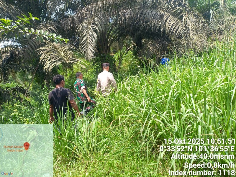 Serka Afrisal dan Bhabinkamtibmas Laksanakan Patroli Karhutla di Kampung Maredan, Tualang