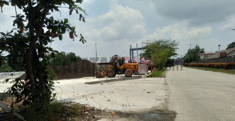Izin Stockpile PT KIMI di Kawasan Pelabuhan Pelindo Perawang Dipertanyakan, Minta Intansi Cek