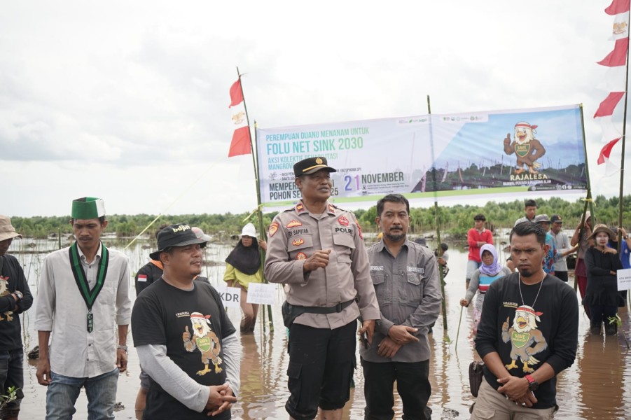 Aksi Perempuan Duanu Tanam 10.000 Mangrove di Hari Pohon Sedunia, Gerakan Ekologis yang Menggema dari Pesisir Indragiri Hilir