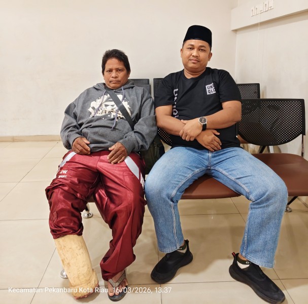 Gunakan Kaki Kayu Buatan Sendiri Bertahun-tahun, KSJ Riau Perjuangkan Kaki Palsu Layak untuk Pak Ponidi