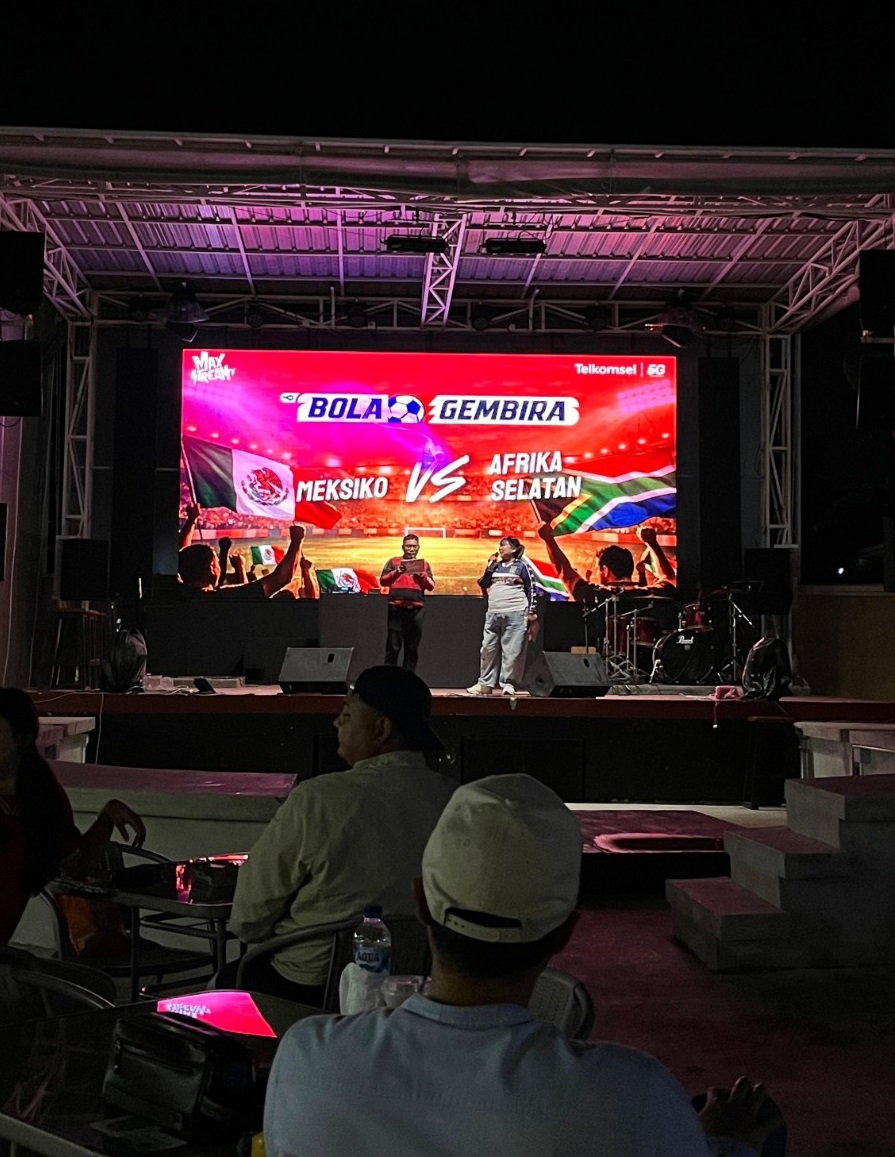 Serentak di 4 Kota, Telkomsel Hadirkan Nonton Bareng Bola Gembira MAXStream TV