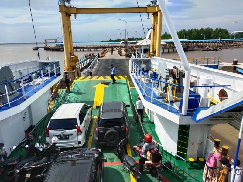 KMP Swarna Dharma Mogok di Tengah Laut, Penyeberangan Roro Bengkalis Dilayani Dua Kapal
