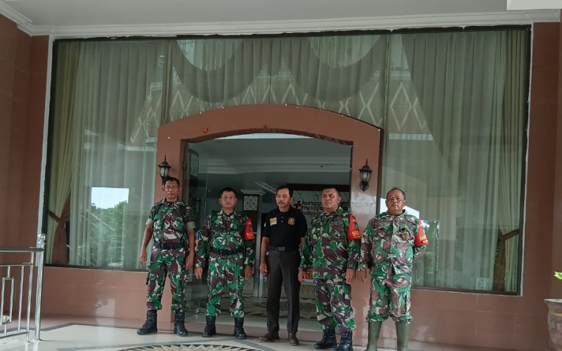 TNI Bersama Komduk Patroli Keamanan di Jalan Parwira dan Soekarno-Hatta Dumai