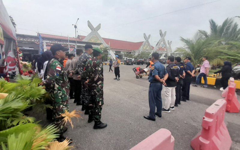 TNI Bersinergi Amankan Aktivitas Penumpang Nataru di Pelabuhan Pelindo Dumai