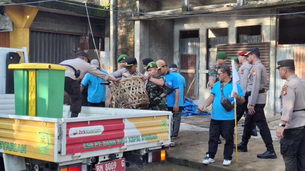 Kodim 0314/Inhil Dukung Pekerja Lewat Aksi Sosial di Hari Buruh Internasional