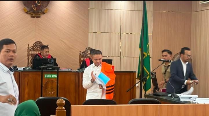 Sidang Eksepsi Gubernur Riau Nonaktif Menggema, Kuasa Hukum Minta Dakwaan Dibatalkan