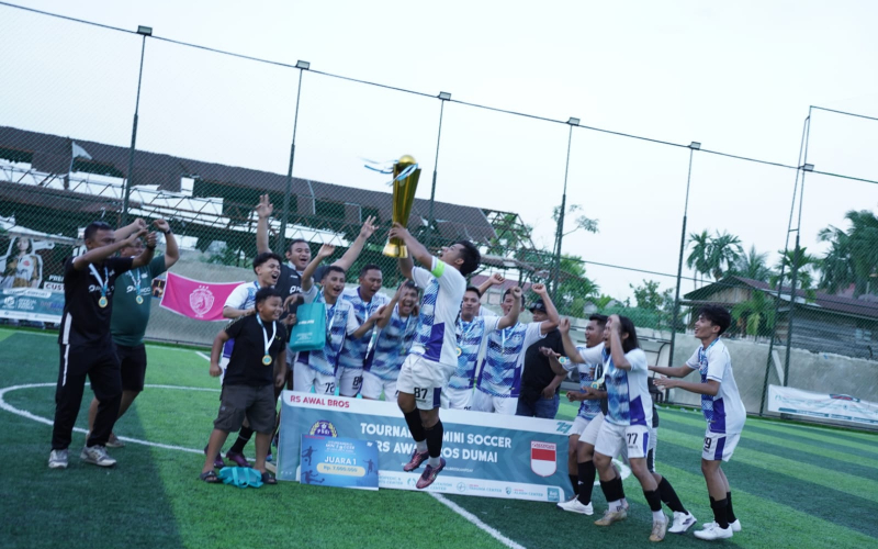 HUT Awal Bros, Pelindo Dumai Raih Juara Turnamen Mini Soccer