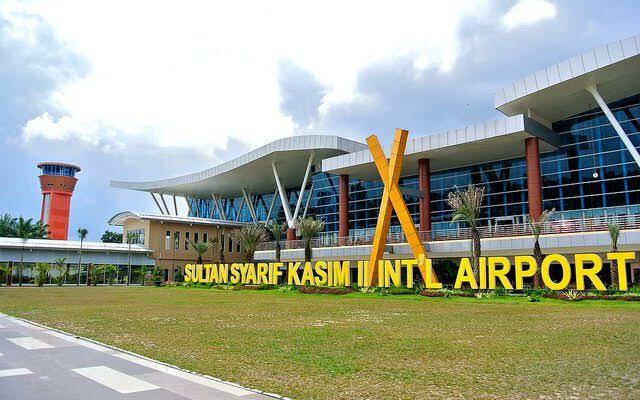 Bahas Pengembangan Bandara SSK II, Gubri Wahid: Kita Juga Berpikir untuk Relokasi
