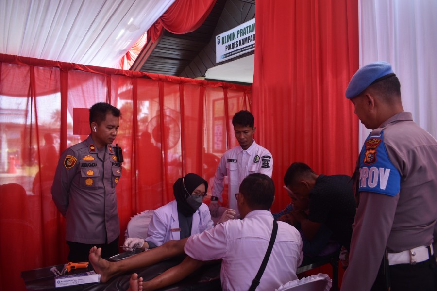Polres Kampar Berbagi di Hari Bhayangkara ke-79:  Donor Darah, Pengobatan Gratis, dan Khitanan Massal