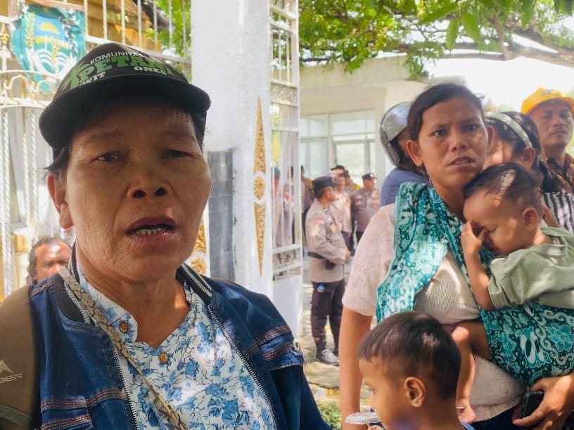 Nasib 700 Jiwa di Ujung Tanduk, Ibu-Ibu Buruh PT SKA Menangis Mohon Perlindungan Bupati Rohul