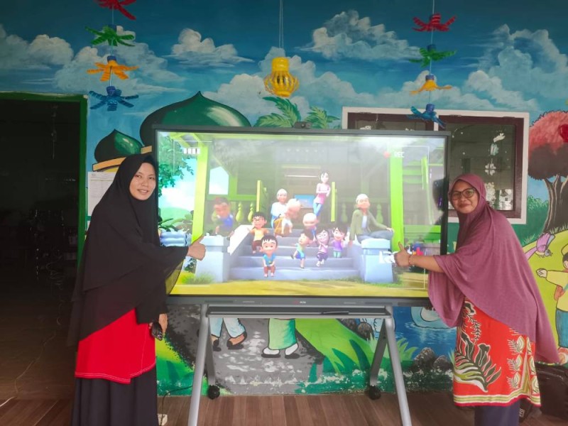 Percepat Digitalisasi Pembelajaran, 206 Sekolah di Dumai Sudah Terima Interactive Flat Panel
