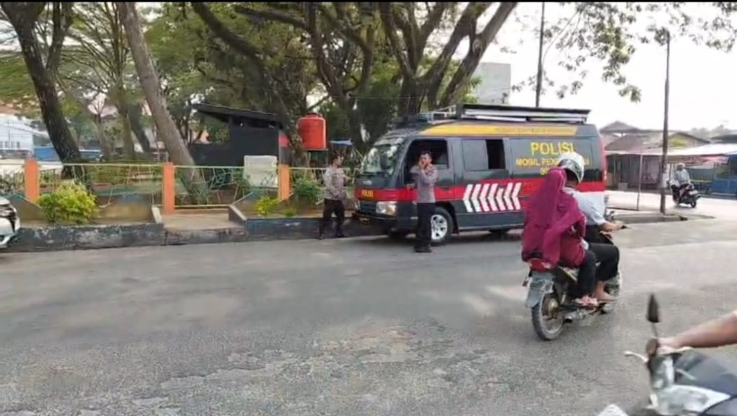 Melalui Program Toa Karhutla, Polres Inhu Aktif Berikan Himbauan Pelarangan Membakar Hutan Dan Lahan